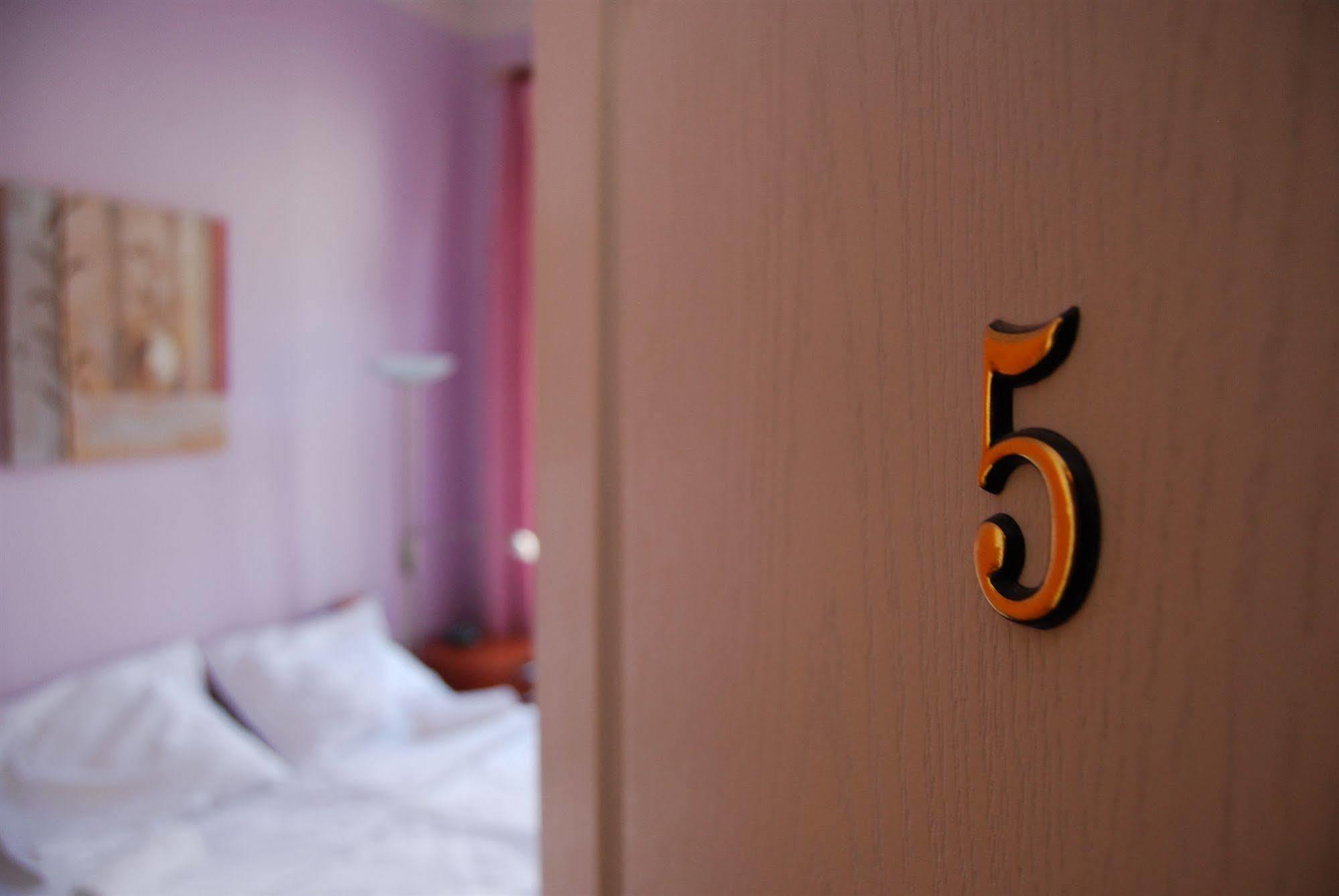 Club Hotel Praha Екстериор снимка