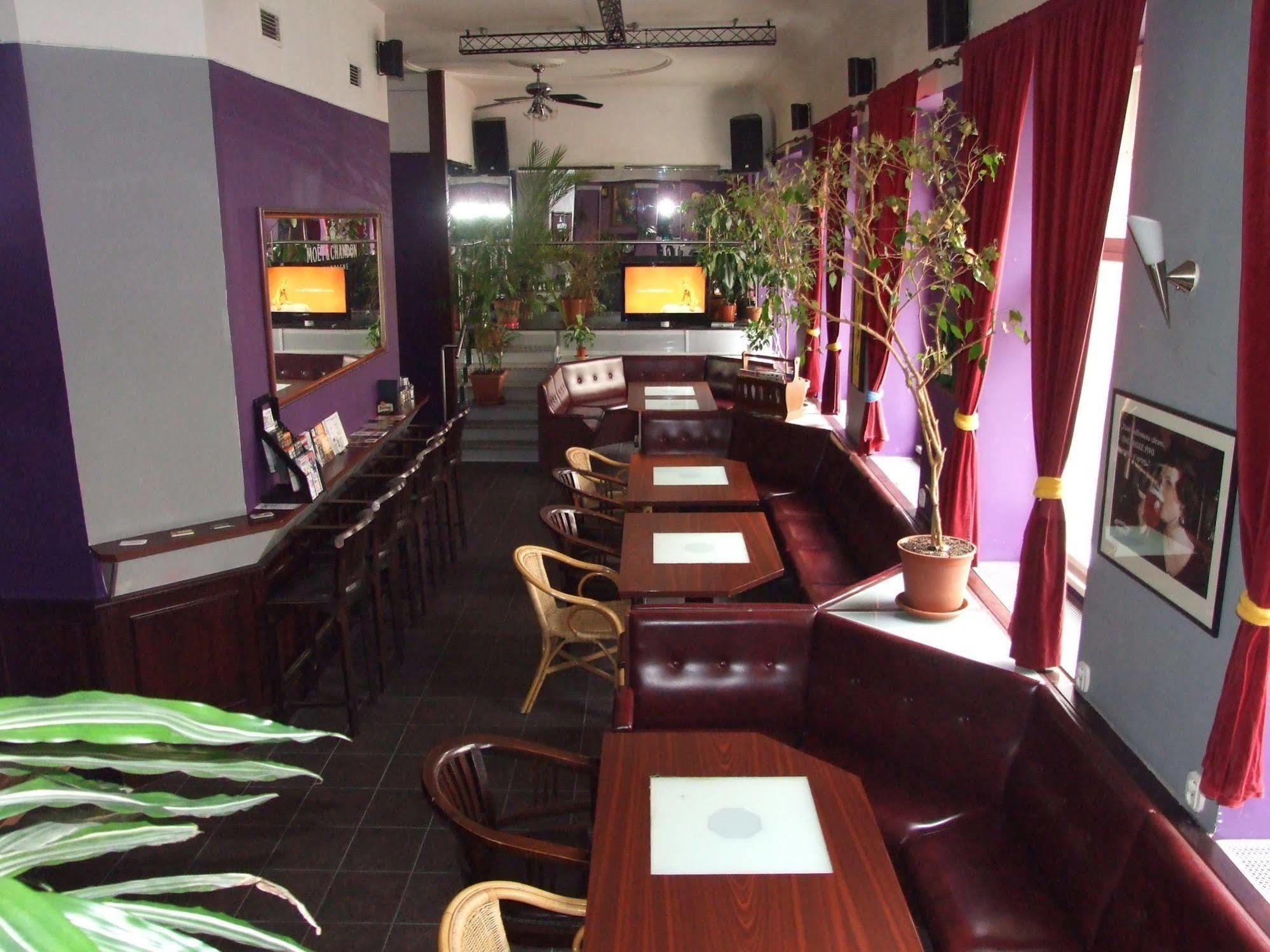 Club Hotel Praha Екстериор снимка